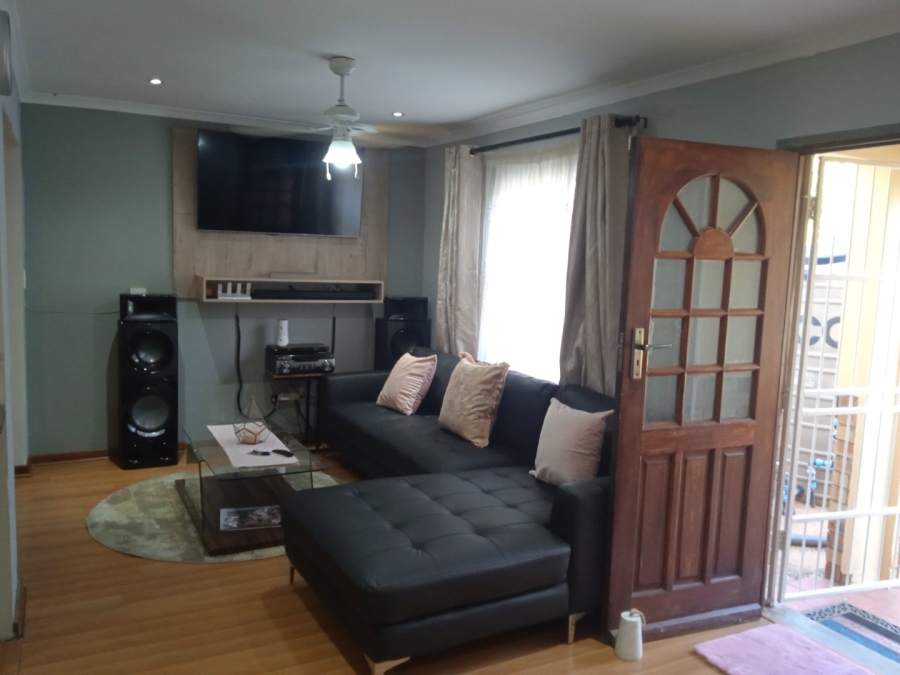 3 Bedroom Property for Sale in Pellissier Free State